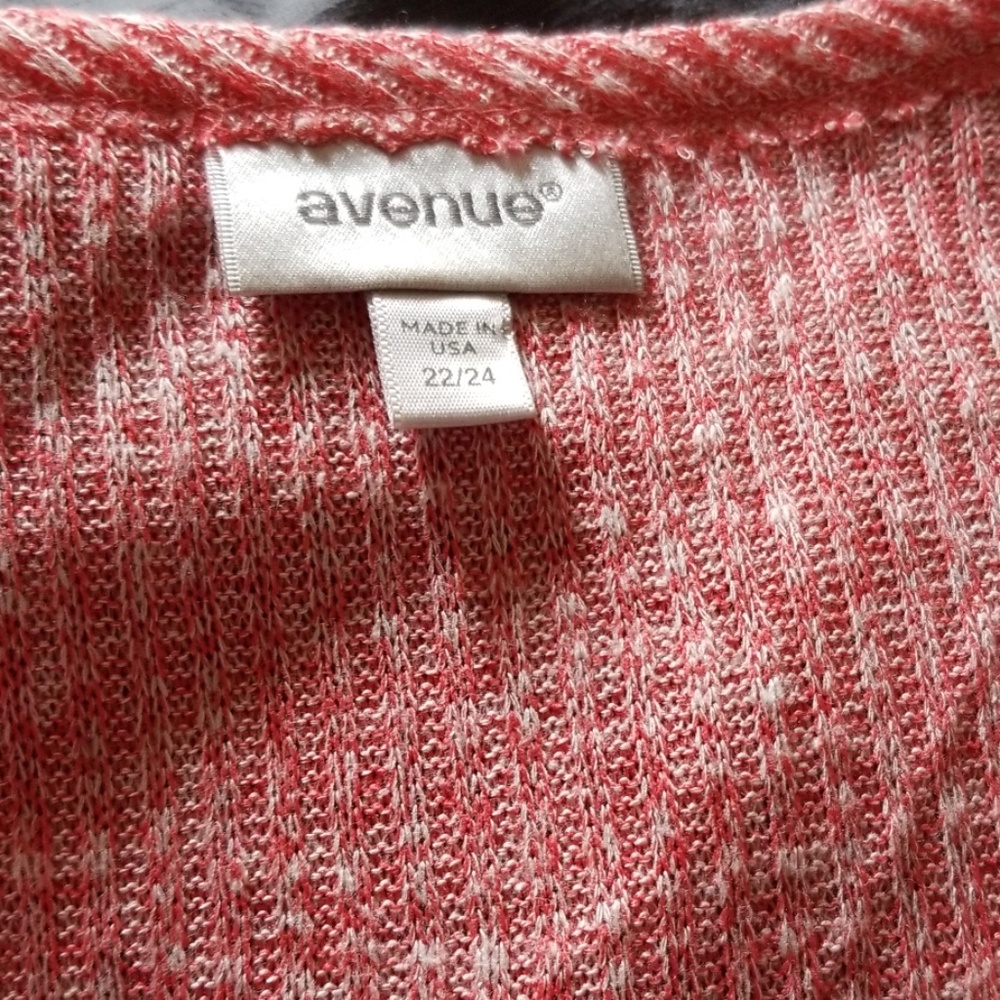 Sleeveless Top - Picture 3 of 3